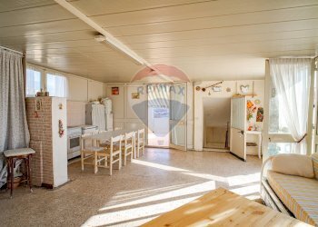 Sala da pranzo - Quadrilocale VIA DI STEFANO
 
18, Paterno - foto 2