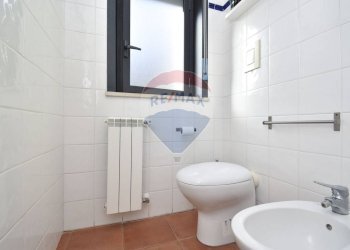 Bagno - Bilocale Via Fratelli Bandiera
 
6, Catania - foto 12