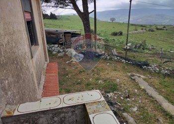 Giardino - Villa Contrada Passo di Cava
 
snc, Vizzini - foto 32