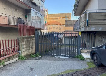 Edificio all\'aperto - Box Via Dottor Giovanni Chiarenza
 
32, Aci Catena - foto 10