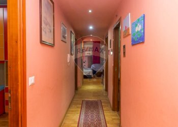 Hall / corridoio - Appartamento Via Regina Margherita
 
24, Fiumefreddo di Sicilia - foto 9