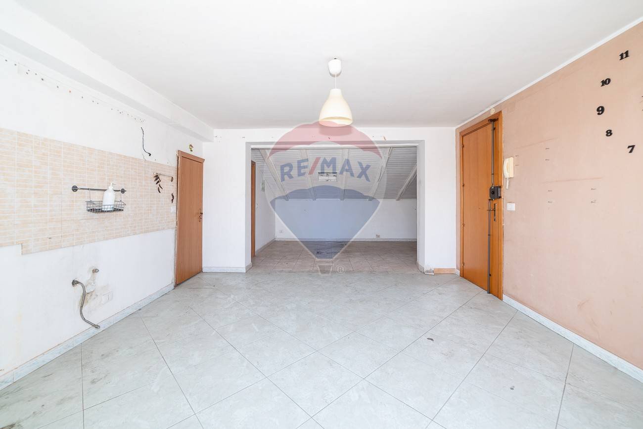 Stanza vuota - Bilocale Via Rosolino Pilo
 
1, Motta Sant'Anastasia - foto 2