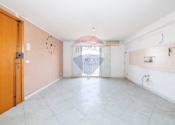 Stanza vuota - Bilocale Via Rosolino Pilo
 
1, Motta Sant'Anastasia - foto 3