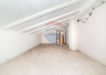 Stanza vuota - Bilocale Via Rosolino Pilo
 
1, Motta Sant'Anastasia - foto 6