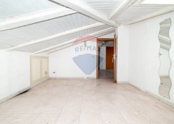 Stanza vuota - Bilocale Via Rosolino Pilo
 
1, Motta Sant'Anastasia - foto 13