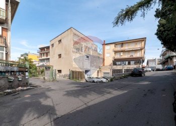 Edificio all\'aperto - Bilocale Via Rosolino Pilo
 
1, Motta Sant'Anastasia - foto 29