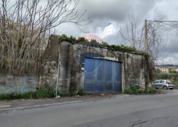 Casa all\'aperto - Magazzino Via Paracquara
 
9, Zafferana Etnea - foto 2