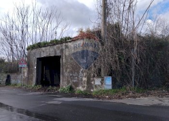 Casa all\'aperto - Magazzino Via Paracquara
 
9, Zafferana Etnea - foto 4