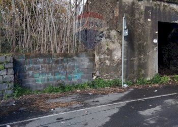 Casa all\'aperto - Magazzino Via Paracquara
 
9, Zafferana Etnea - foto 5