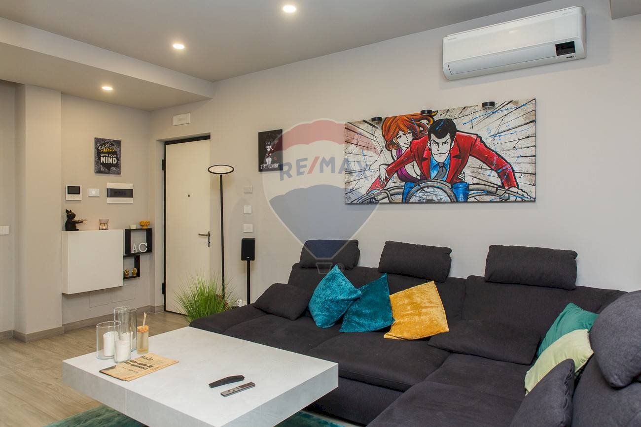 Soggiorno - Quadrilocale Via Guglielmo Oberdan
12, Gravina di Catania - foto 2