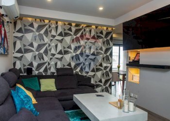 Soggiorno - Quadrilocale Via Guglielmo Oberdan
 
12, Gravina di Catania - foto 1