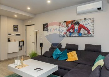 Soggiorno - Quadrilocale Via Guglielmo Oberdan
 
12, Gravina di Catania - foto 2