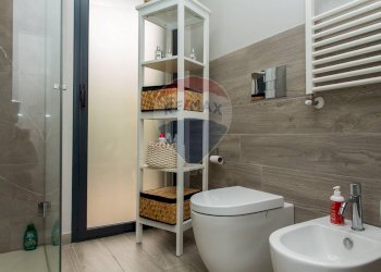 Bagno - Quadrilocale Via Guglielmo Oberdan
 
12, Gravina di Catania - foto 10