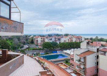 Piscina - Bilocale Contrada Pietrenere
 
17, Giardini-Naxos - foto 17