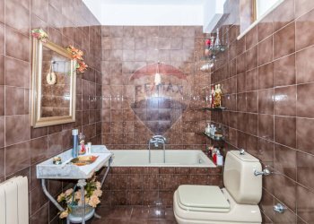 Bagno - Villa Via Degli Oleandri
 
3/a, Caltagirone - foto 42