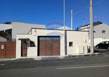 Edificio all\'aperto - Locale Commerciale via Venezia
 
2, Sant'Agata Li Battiati - foto 1