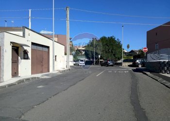 Edificio all\'aperto - Locale Commerciale via Venezia
 
2, Sant'Agata Li Battiati - foto 2