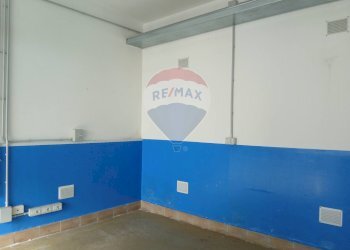 Stanza vuota - Locale Commerciale via Venezia
 
2, Sant'Agata Li Battiati - foto 14