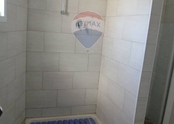 Bagno - Locale Commerciale via Venezia
 
2, Sant'Agata Li Battiati - foto 18