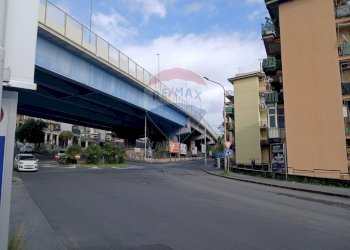 Edificio all\'aperto - Locale Commerciale via Venezia
 
2, Sant'Agata Li Battiati - foto 21