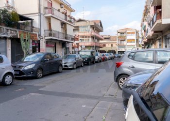 Edificio all\'aperto - Commercial Premises Via Luigi Pirandello
25, Sant'Agata Li Battiati - photo 2
