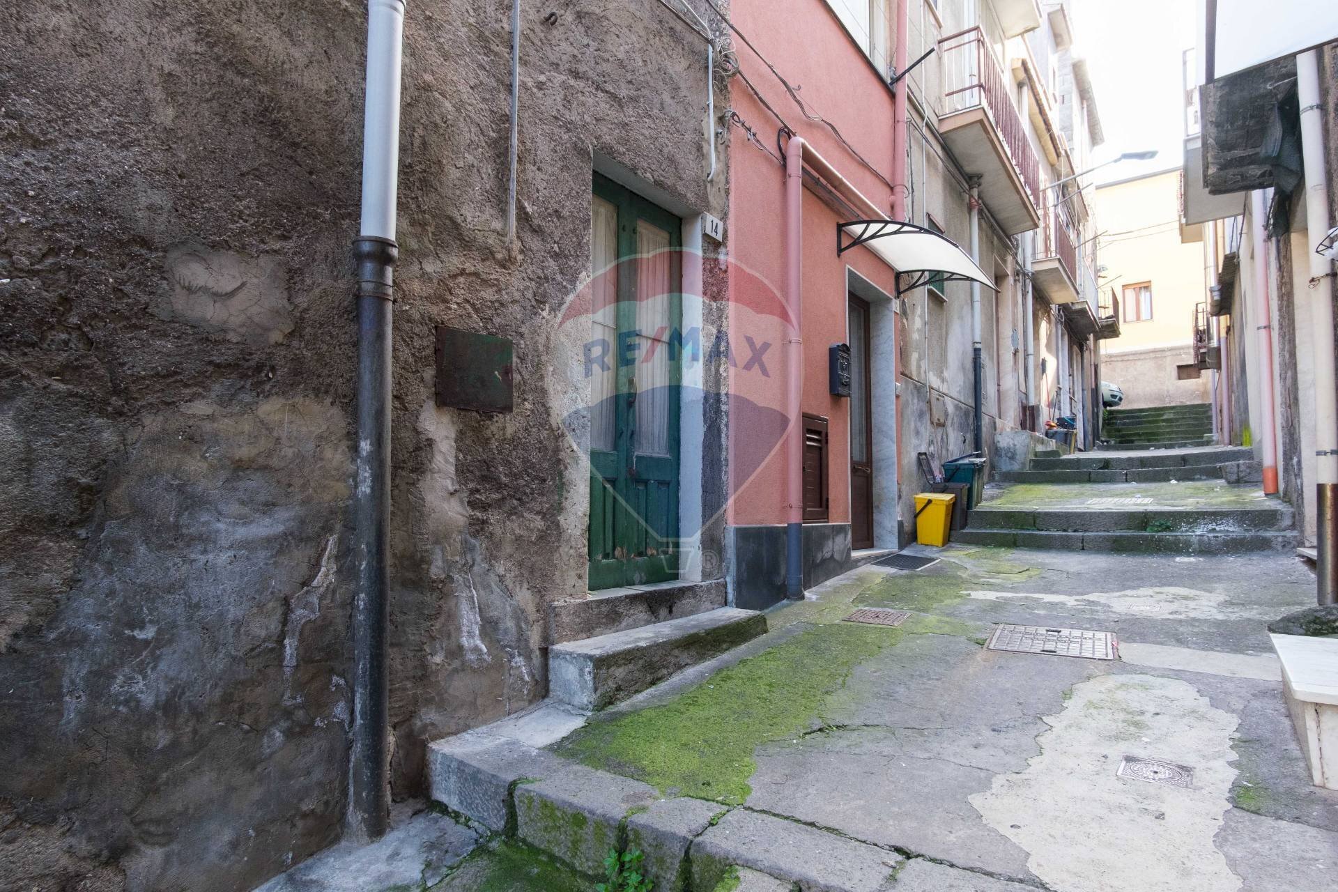 Edificio all\'aperto - Casa indipendente via rodi
 
14, Bronte - foto 2