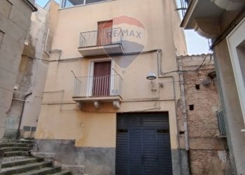 Edificio all\'aperto - Casa indipendente Via Sotto Raia
 
2, Mineo - foto 1