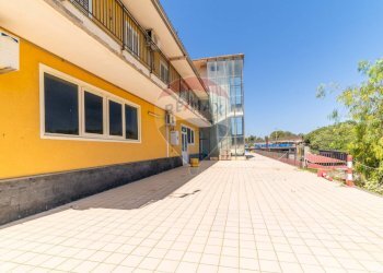 Terrazza - Capannone VIA ERNESTO CHE GUEVARA
 
SN, Belpasso - foto 3