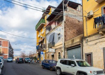 Edificio all\'aperto - Attività Commerciale Via Giuseppe Poulet
 
33-37, Catania - foto 5