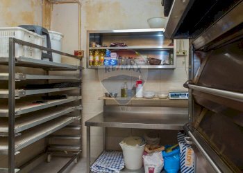 Dispensa di stoccaggio - Attività Commerciale Via Giuseppe Poulet
 
33-37, Catania - foto 19