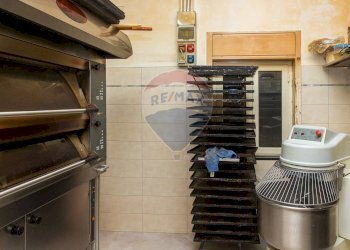 Cucina - Attività Commerciale Via Giuseppe Poulet
 
33-37, Catania - foto 21