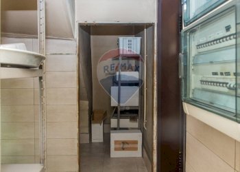 Edificio all\'aperto - Attività Commerciale Via Giuseppe Poulet
 
33-37, Catania - foto 24