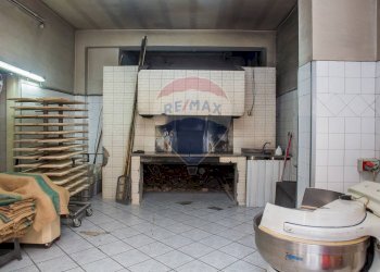 Bagno - Attività Commerciale Via Giuseppe Poulet
 
33-37, Catania - foto 27