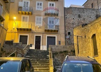 Edificio all\'aperto - Appartamento Via Lo Re
 
3, Piazza Armerina - foto 24