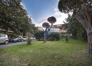 Giardino - Villa Bifamiliare Via Giacomo Leopardi
 
1, Sant'Agata Li Battiati - foto 8