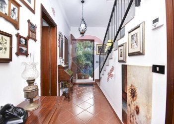 Hall / corridoio - Villa Bifamiliare Via Giacomo Leopardi
 
1, Sant'Agata Li Battiati - foto 15