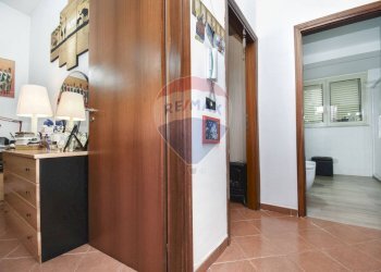 Hall / corridoio - Villa Bifamiliare Via Giacomo Leopardi
 
1, Sant'Agata Li Battiati - foto 17