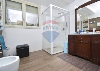 Bagno - Villa Bifamiliare Via Giacomo Leopardi
 
1, Sant'Agata Li Battiati - foto 18