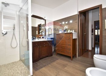 Bagno - Villa Bifamiliare Via Giacomo Leopardi
 
1, Sant'Agata Li Battiati - foto 20