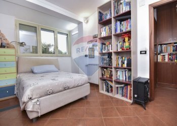 Camera / camera da letto - Villa Bifamiliare Via Giacomo Leopardi
 
1, Sant'Agata Li Battiati - foto 23