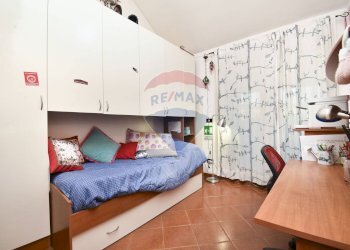 Camera / camera da letto - Villa Bifamiliare Via Giacomo Leopardi
 
1, Sant'Agata Li Battiati - foto 29