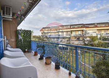 Balcone - Villa Bifamiliare Via Giacomo Leopardi
 
1, Sant'Agata Li Battiati - foto 45