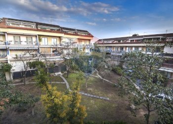 Edificio all\'aperto - Villa Bifamiliare Via Giacomo Leopardi
 
1, Sant'Agata Li Battiati - foto 46