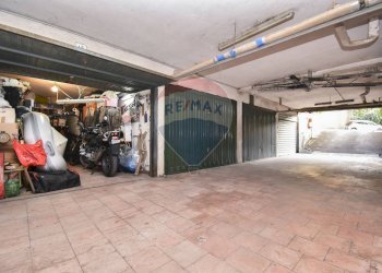 Parcheggio - Villa Bifamiliare Via Giacomo Leopardi
 
1, Sant'Agata Li Battiati - foto 47