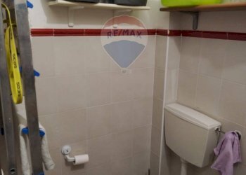 Bagno - Locale Commerciale Via Sardegna
 
31, Caltagirone - foto 11