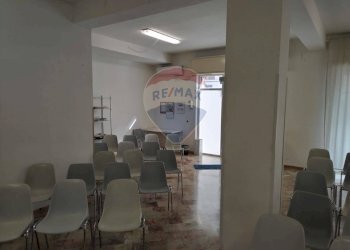 Sala da pranzo - Locale Commerciale Via Sardegna
 
31, Caltagirone - foto 18