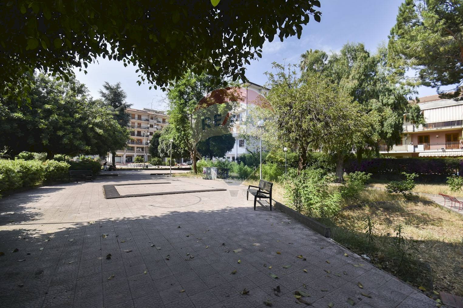 Edificio all\'aperto - Locale Commerciale Via Felice Paradiso
 
64, Acireale - foto 2