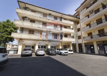 Edificio all\'aperto - Locale Commerciale Via Felice Paradiso
 
64, Acireale - foto 1