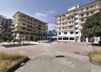 Edificio all\'aperto - Locale Commerciale Via Felice Paradiso
 
64, Acireale - foto 4