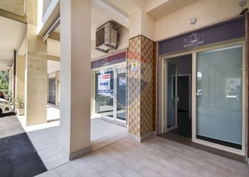 Terrazza - Locale Commerciale Via Felice Paradiso
 
64, Acireale - foto 5